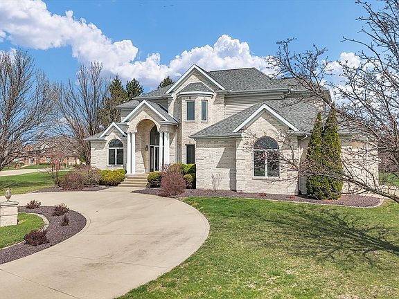 3rd image of 4412 Brittany Trail Dr