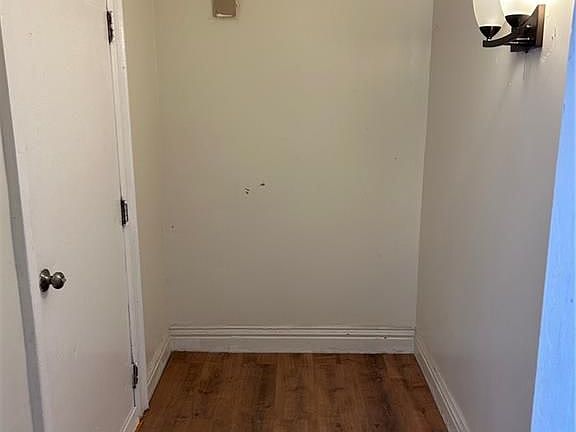 4th image of 37 Roebling Ave