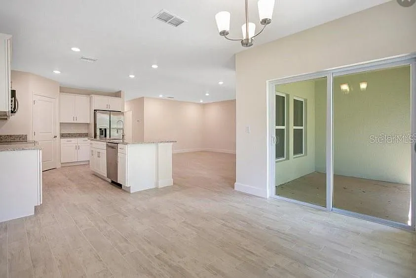 3 bed, 2.0 bath, 1800 sqft, $2,200 — Photo 4