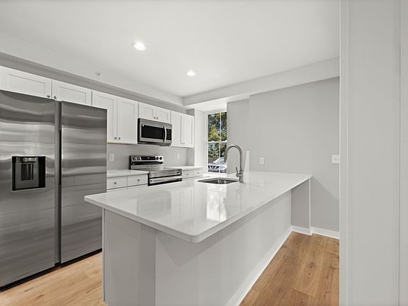 2nd image of 14 Dock St #1E