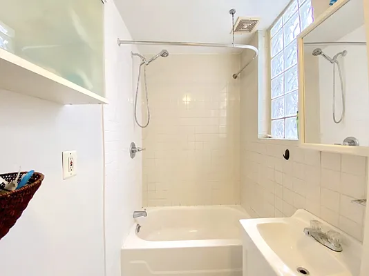 Rented by Compass | media 7