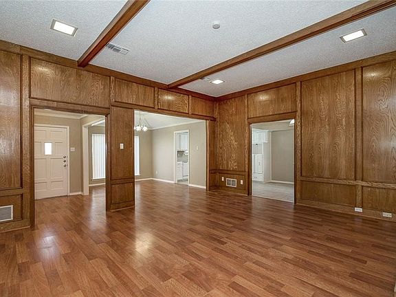 3rd image of 3318 Hayman Dr