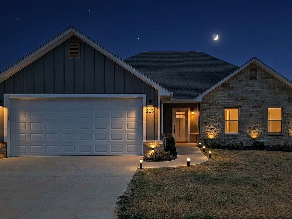 1st image of 203 Toro Dr