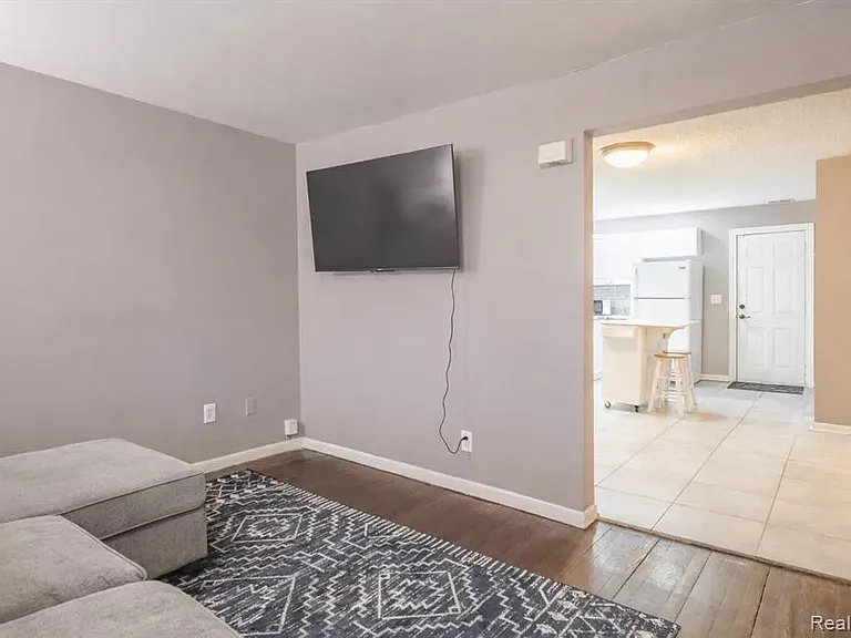 1553 Silman St — Photo 12
