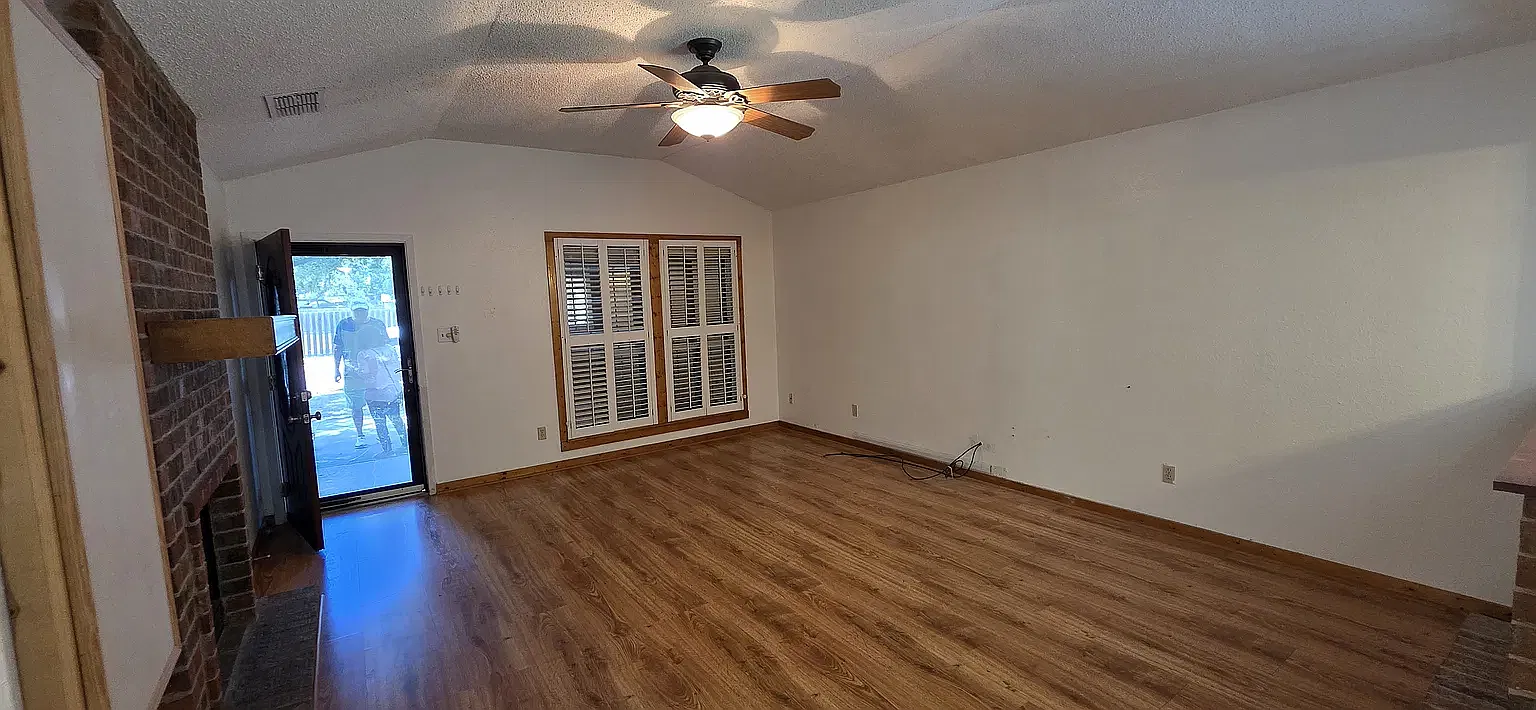3 bed, 1350 sqft, $1,950 — Photo 4