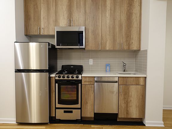 3rd image of 315 E 56th St APT 2D