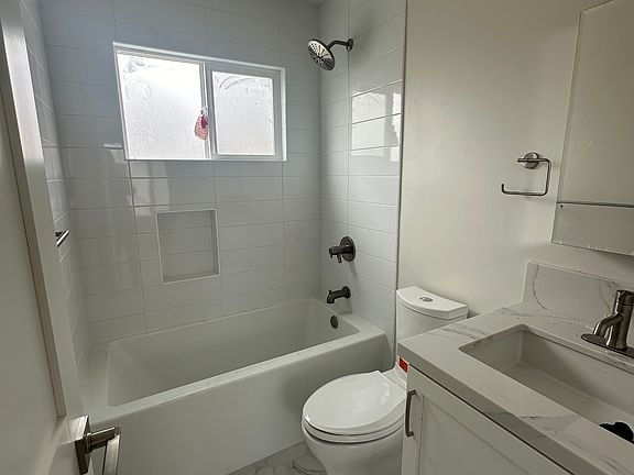 5th image of 825 1/2 Ormond Ct