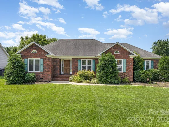 2627 Willis Dr, Harrisburg, NC 28075