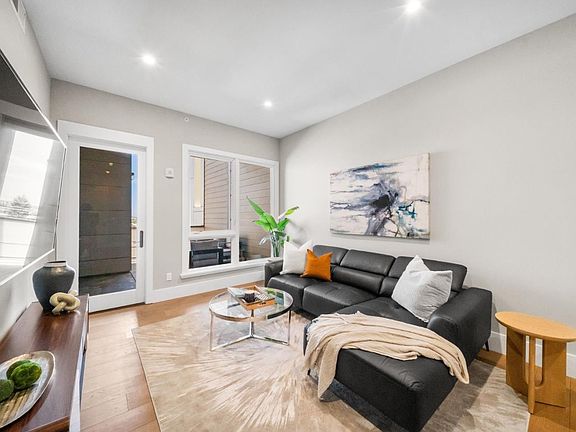 5th image of 600 El Camino Real #209