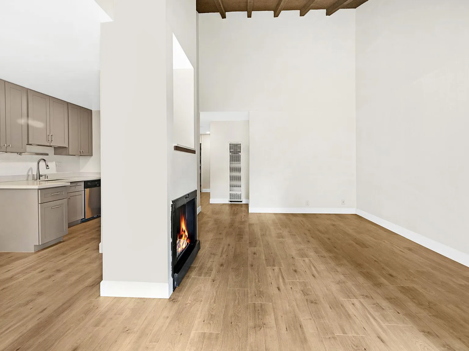 1251 Homestead Ave — Photo 3