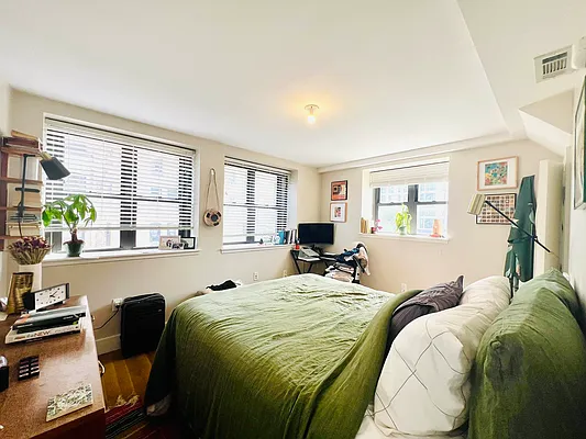 Rented by EXR | media 9