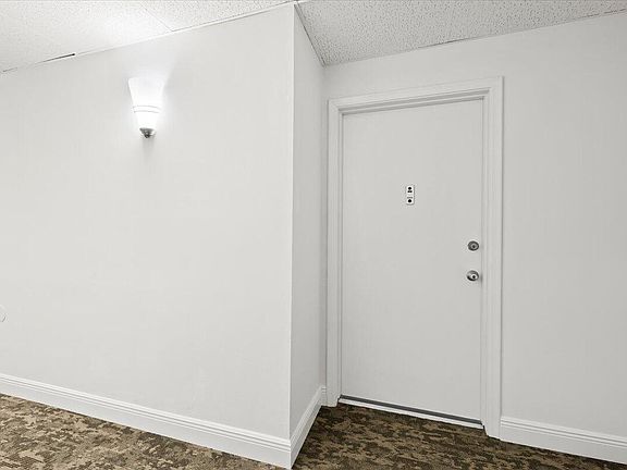 3rd image of 250 NE 20th St APT 205