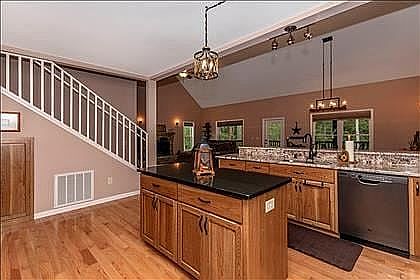 3rd image of 112 Mourning Dove Ln