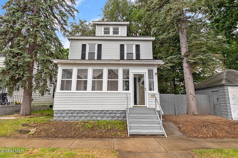 2nd image of 404 Shannon Street