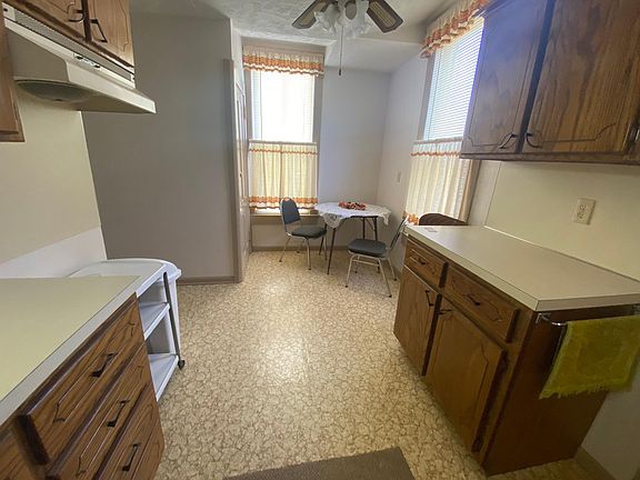 3rd image of 833 Park Ave #1