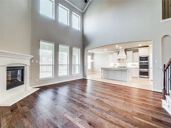 3rd image of 2913 Driftwood Creek Trl