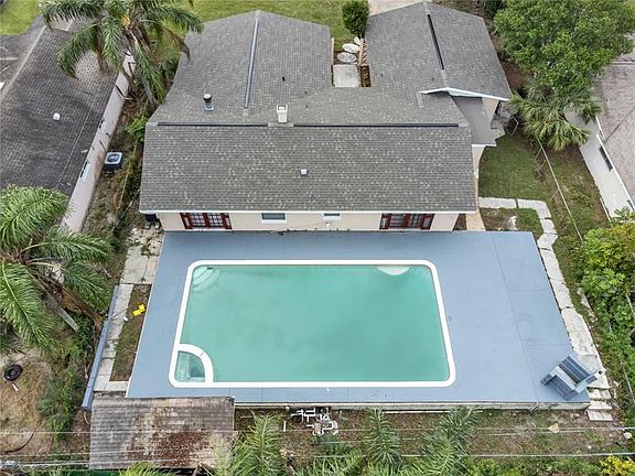 3rd image of 2707 Grassmere Ln