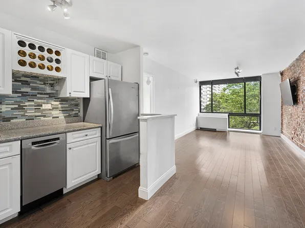 77 Bleecker Street image 1 of 8