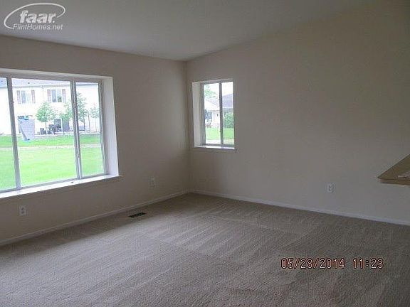 3rd image of 1123 Lakeview Cir