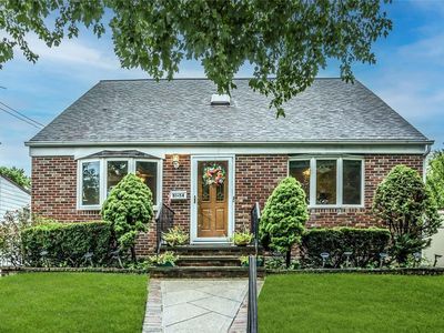 81-54 261 Street, Glen Oaks, NY, 11004