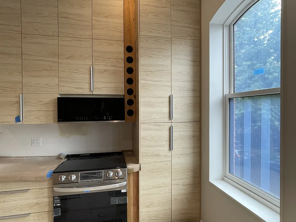 1057 N Wolcott Ave #2W