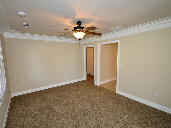 4th image of 119 Jackson Cir