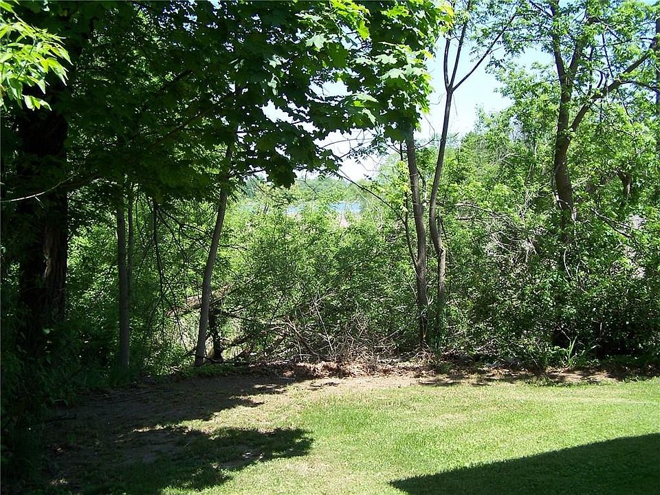 2nd image of 526 Ritchey Blvd