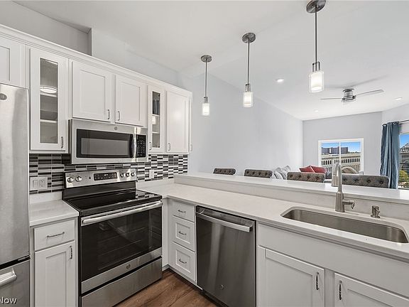 5th image of 1444 W 10th St APT 604