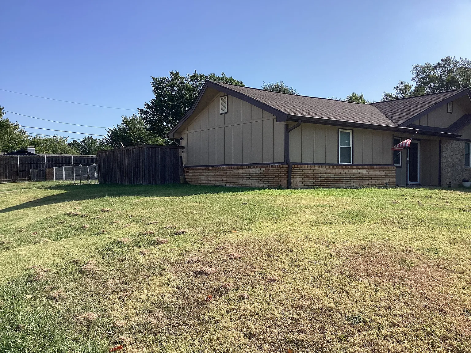 3 bed, 1100 sqft, $2,195 — Photo 2