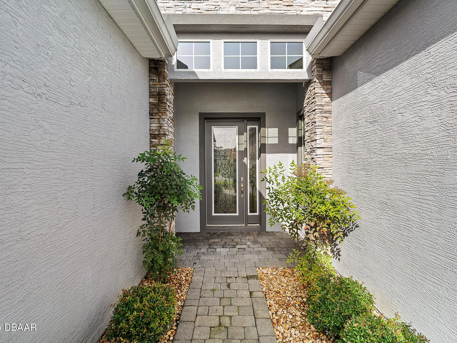 3 bed, 3.0 bath, 2101 sqft, $2,700 — Photo 3
