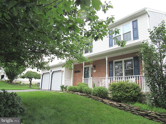 2nd image of 270 Abbey Dr
