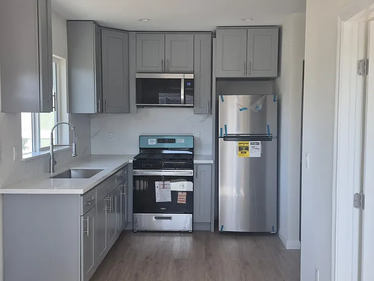 21212 Marigold Ave — Photo 2