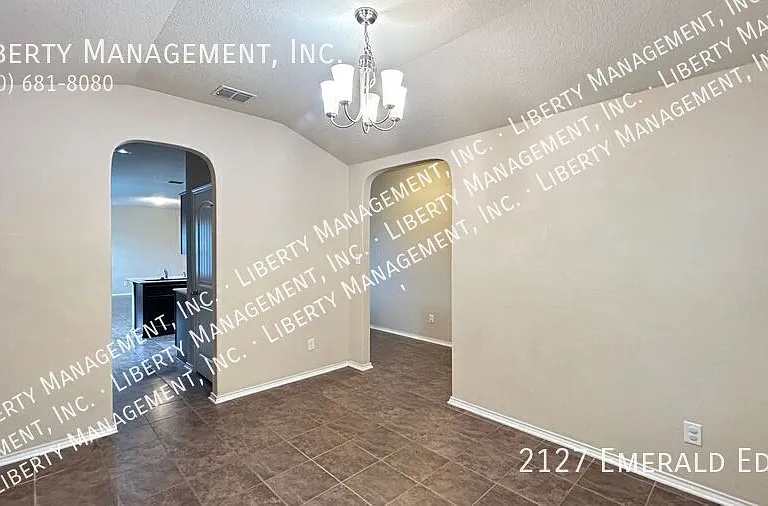 2127 Emerald Edge — Photo 6