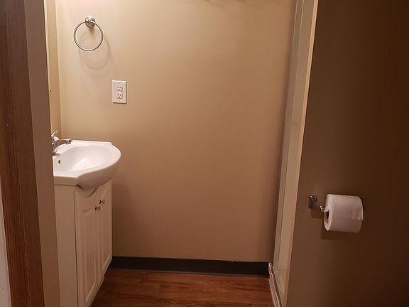4th image of 1355 N 39th St