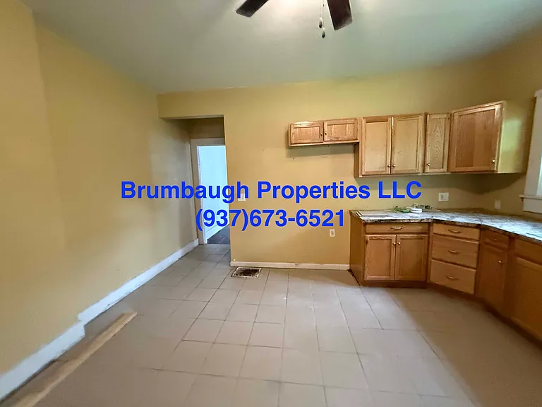 1027 Park Ave — Photo 30
