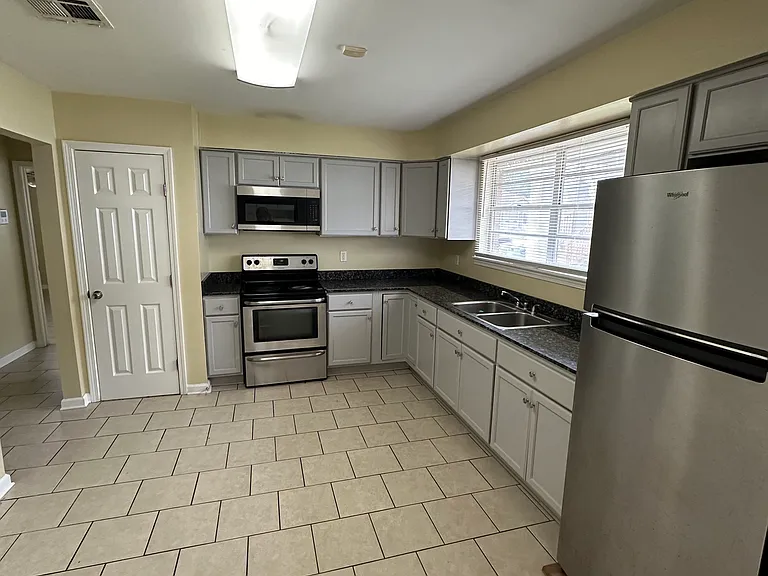 4909 Venus St #4909 — Photo 1