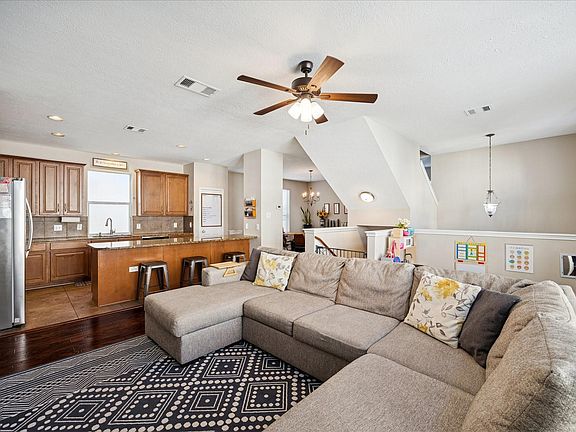 2nd image of 3332 Masters Point Dr