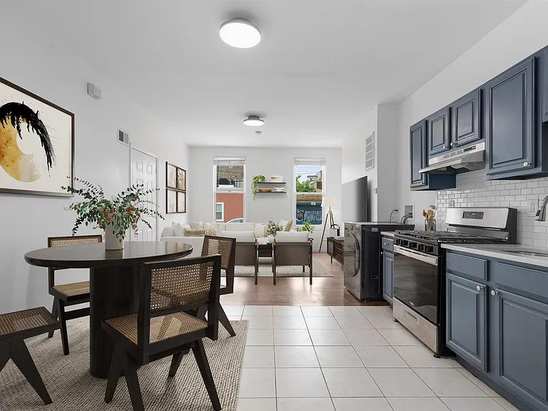 84 Griffith St #1 — Photo 3