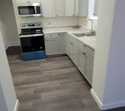 4th image of 659 N Peach St
