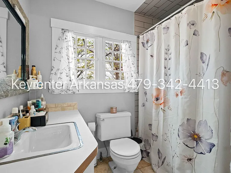255 W Lawson St #2 — Photo 18