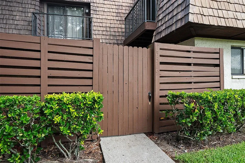 2 bed, 2.5 bath, 1312 sqft, $1,995 — Photo 4