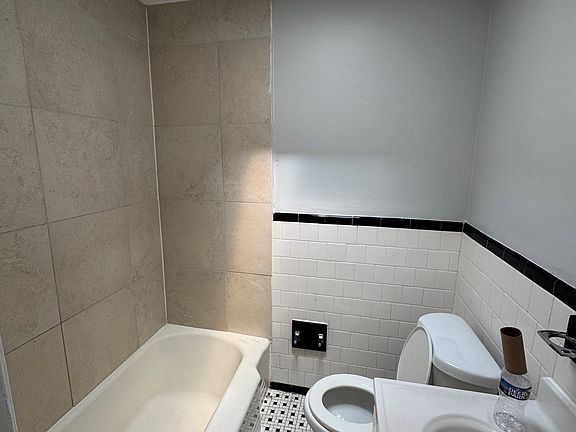2nd image of 3743 Elmley Ave