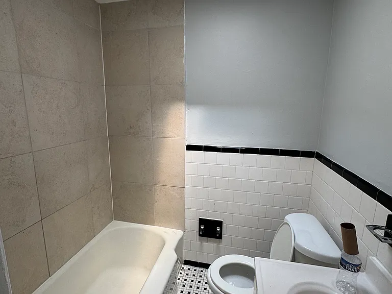 3743 Elmley Ave — Photo 2