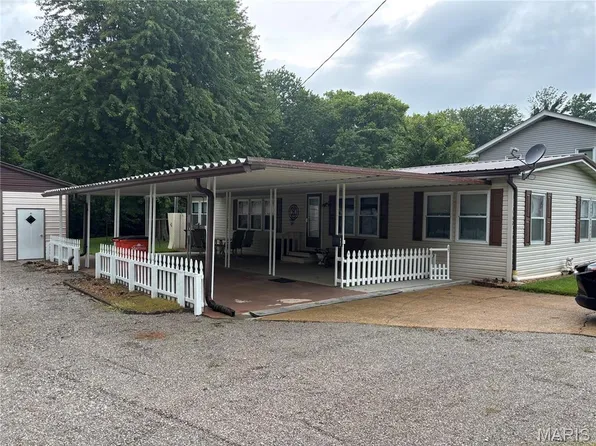 402 Pinckneyville Rd, Marissa, IL 62257