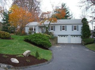 3 Redwood Rd, Norwalk, CT 06851