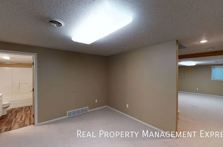 305 E Pine Lake Dr — Photo 33