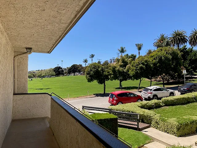 2 bed, 1000 sqft, $2,600 — Photo 2