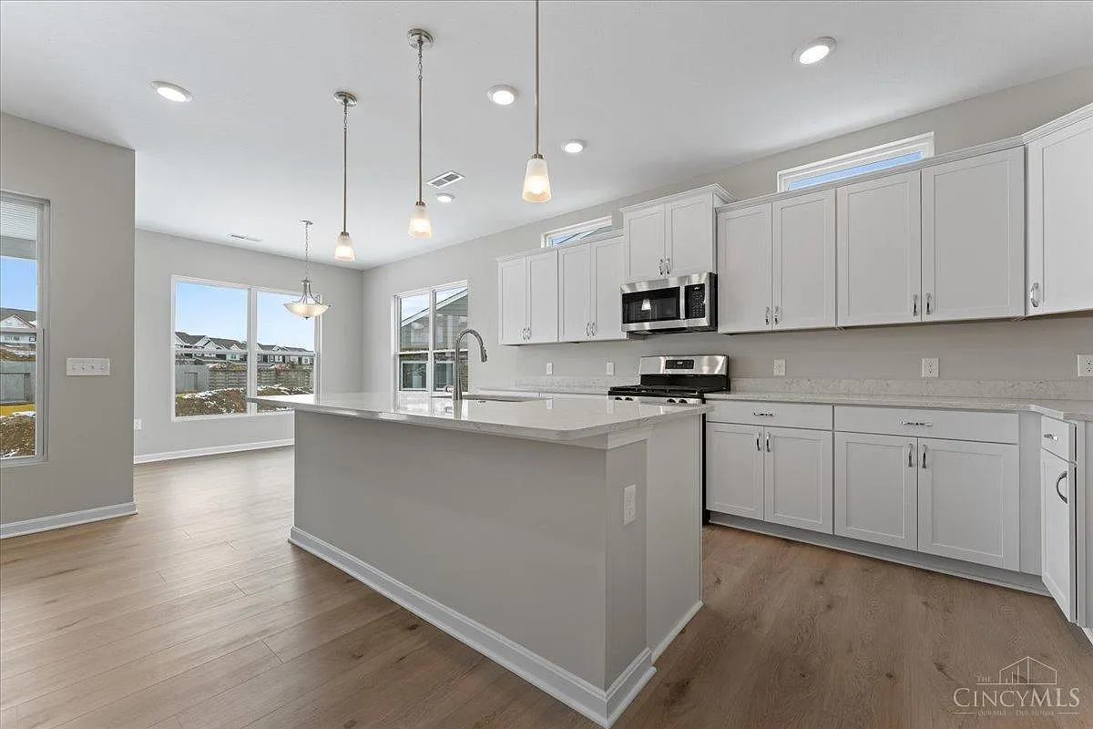 3 bed, 3.0 bath, $2,990 — Photo 3