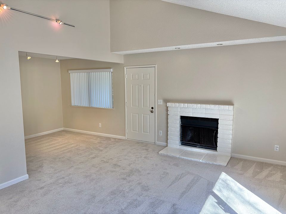 1st image of 1011 La Terrace Cir