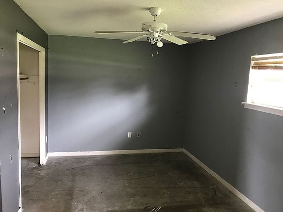 2nd image of 1546 Lake Clay Dr